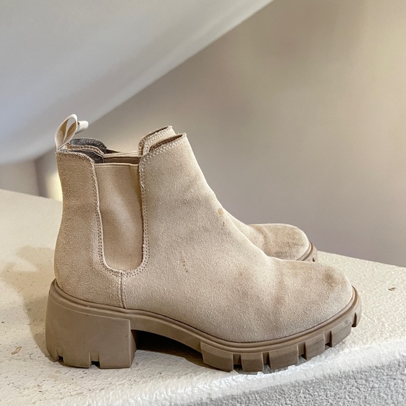 Steve Madden Women’s 8 Howler Chelsea Boot  Sand Suede‎ Lug Sole Chunky - Picture 2 of 12